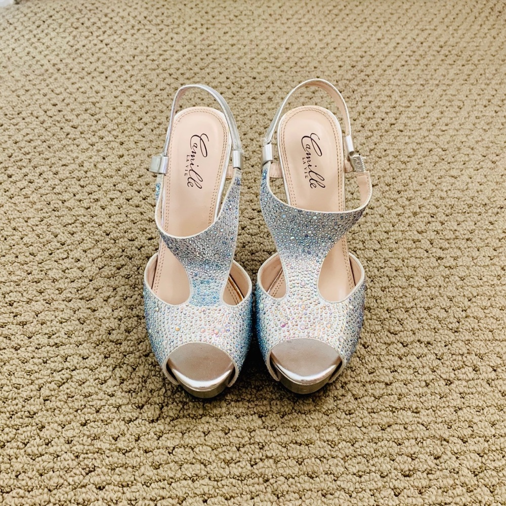 Camille La Vie Rhinestone Strap Heels Size 7.5